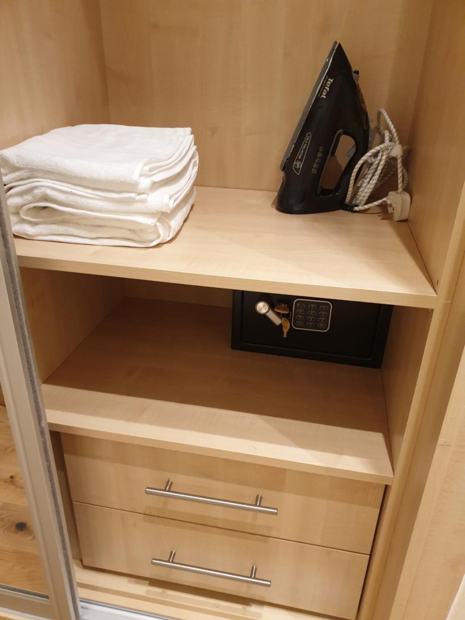 London Luxury Apartments 3 Bedroom Sleeps 8 With 3 Bathrooms 5 Mins Walk To Tube Station Free Parking Ilford Exterior foto